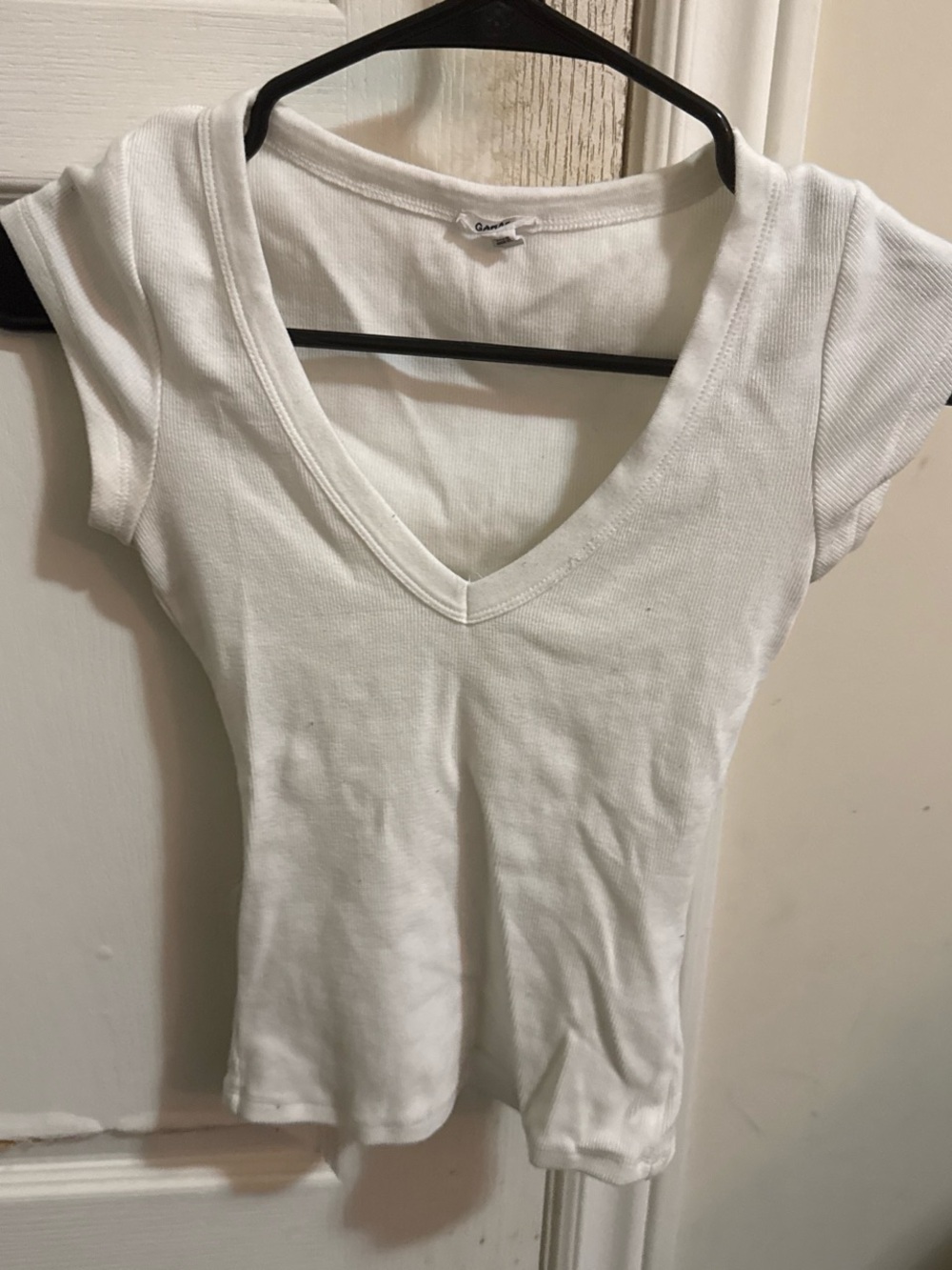Garage White Ribbed V‑Neck Tank Top